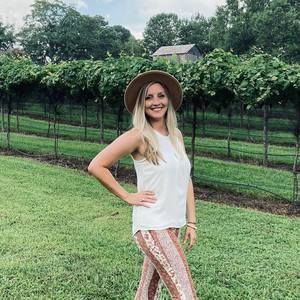 Meet your Posher, Stephanie